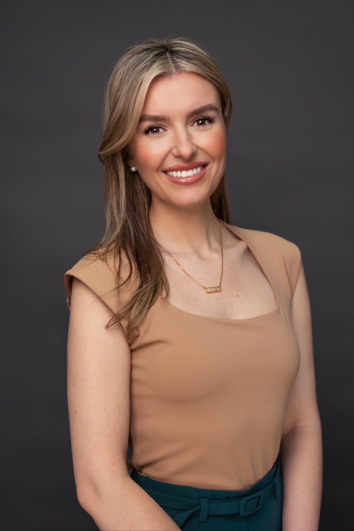 Dr. Daniela Naumovski, DDS
